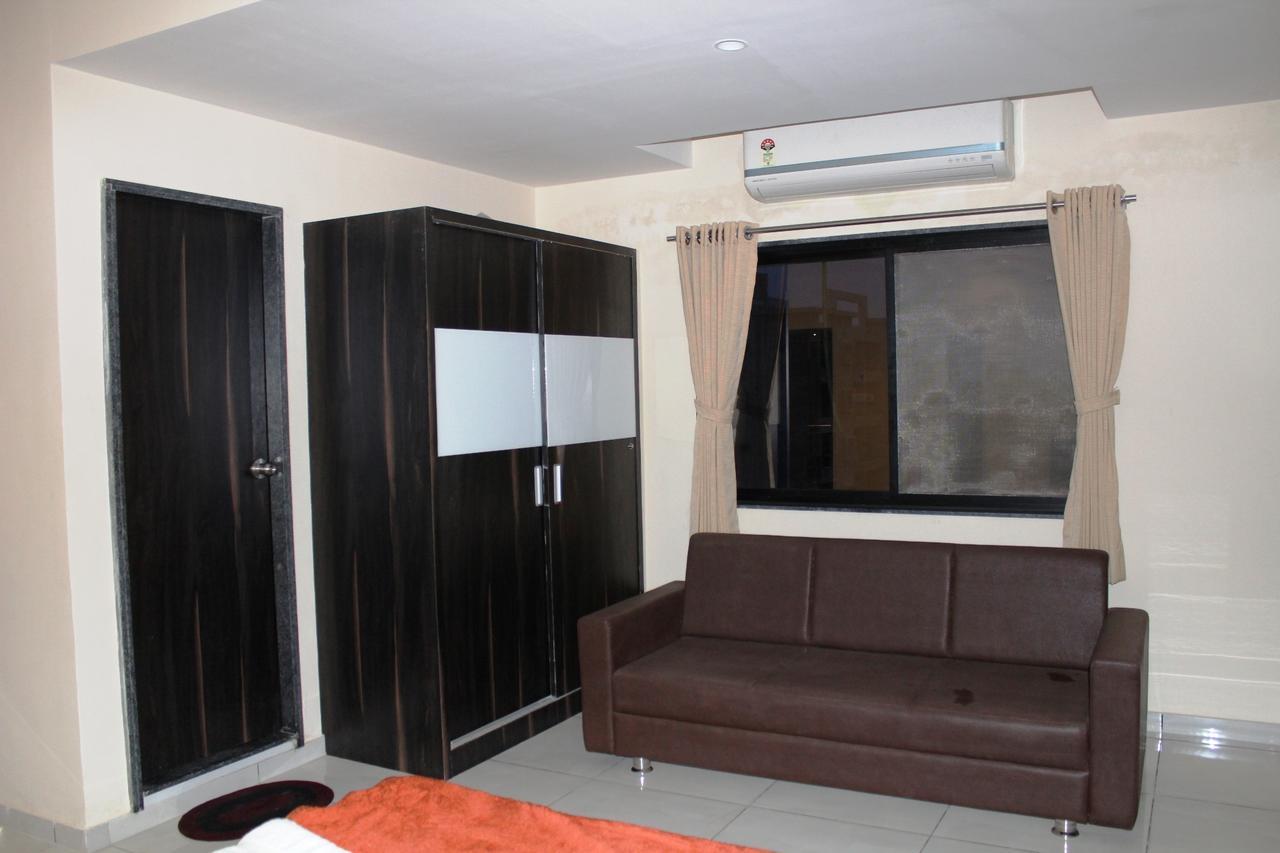 Dev Motel And Banquet Nadiād Exterior foto